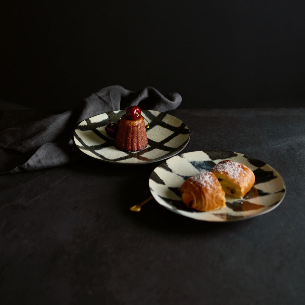 Otto 21cm Cross Side Plate - PRE-ORDER FOR NOV